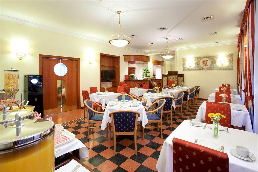 Hotel Tivoli Прага Екстериор снимка