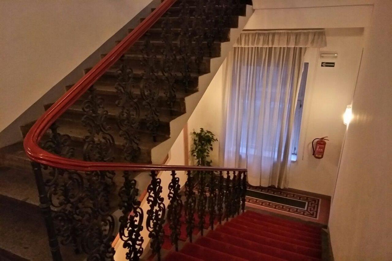 Hotel Tivoli Прага Екстериор снимка