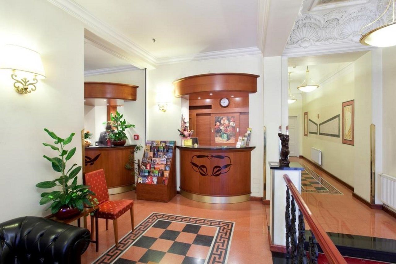 Hotel Tivoli Прага Екстериор снимка