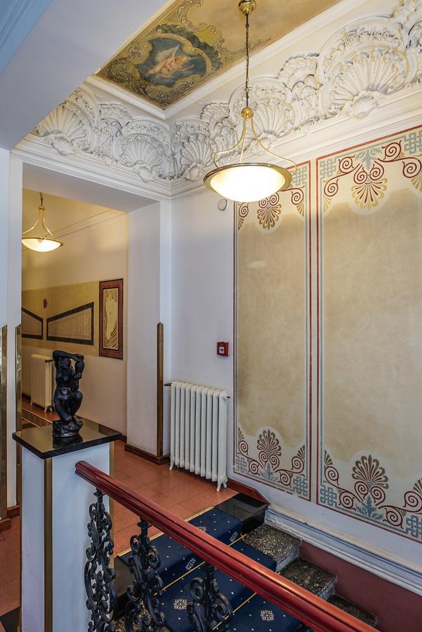 Hotel Tivoli Прага Екстериор снимка