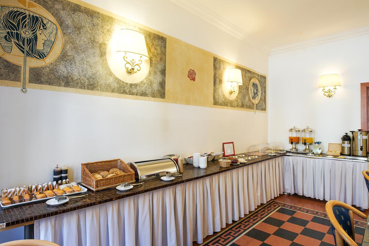 Hotel Tivoli Прага Екстериор снимка